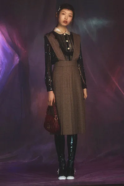 Look 10